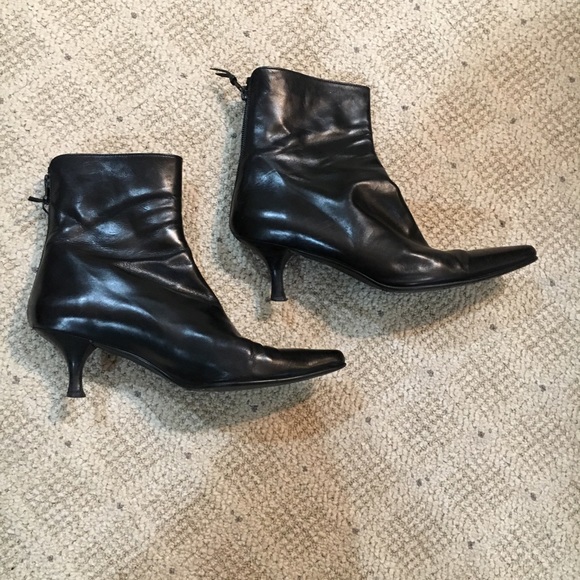 Stuart Weitzman Shoes - 👗LAST CHANCE👗Stuart Weitzman Black Leather Boots